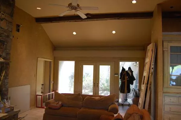 reclaimed-wood-beam-installation-03